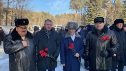 Торжественно-траурная церемония на Широкореченском военно-мемориальном комплексе